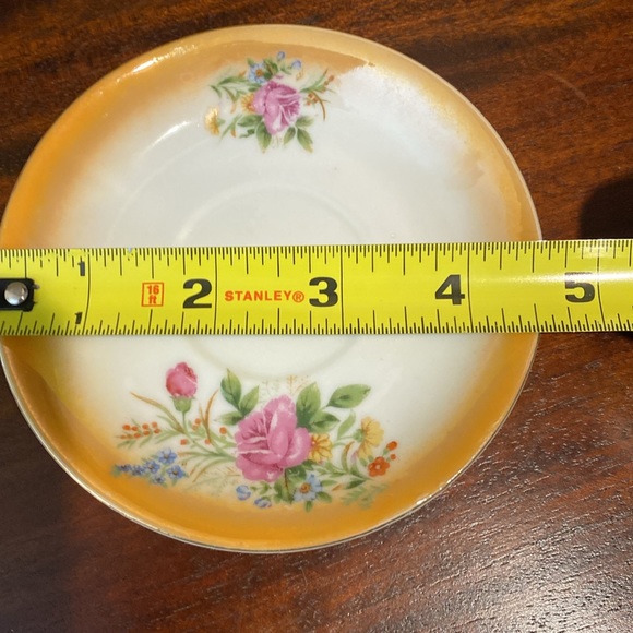 Vintage orange floral teacup and saucer set. - Picture 10 of 11